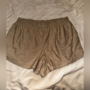 TAN ALL IN MOTION SHORTS XL